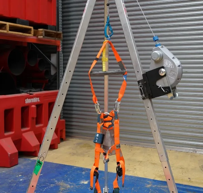GENERIC_550-0412_HEAVYDUTYTRIPOD_WK_AU.jpg