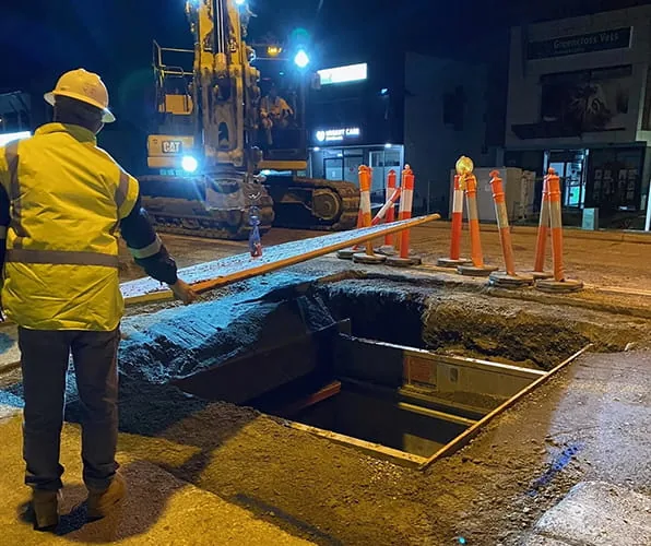 trafficable steel plates over shoring box