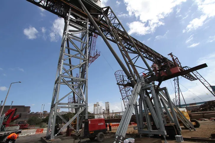 Shore 400 propping tower for crane