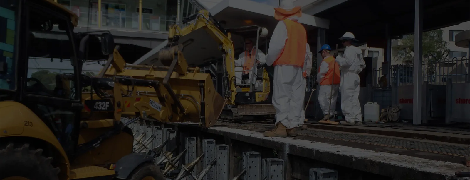 Worksite with team doing propping with wheel loader
